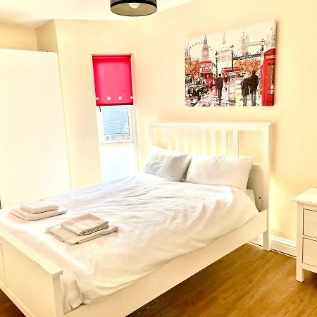 Holiday Flat In Central Slough Near To London Heathrow And Windsor With Free Car Park Exterior foto